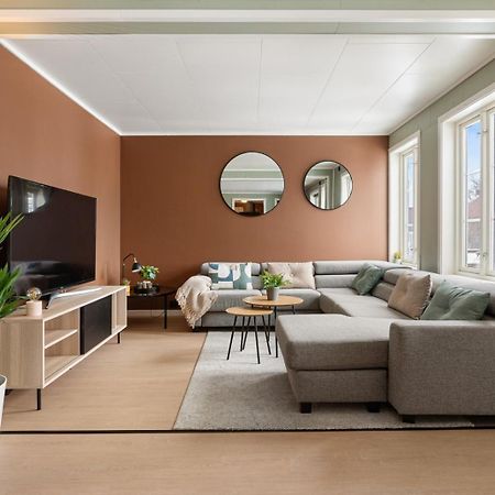 Central And Newly Renovated Apartment For Rent ทรอมโซ ภายนอก รูปภาพ